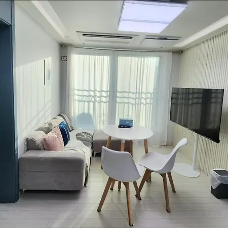 Seoul Yeongdeungpo Modern Flat Apartment